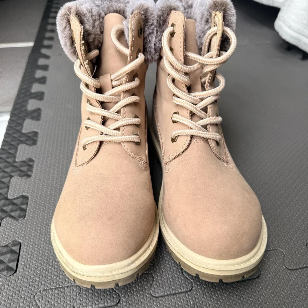 Portland Boots Womens Size 6 Beige Faux Fur Lined Ankle Snow Lace Up Winter